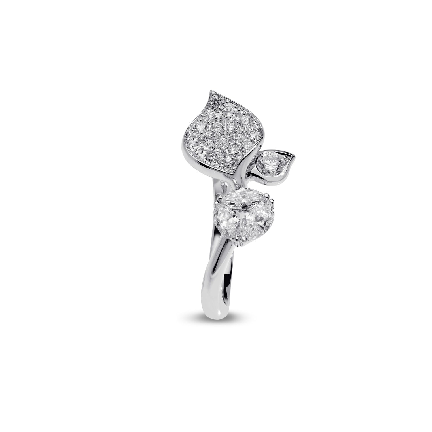 À FLEUR DE PARIS Diamond Leaf Ring