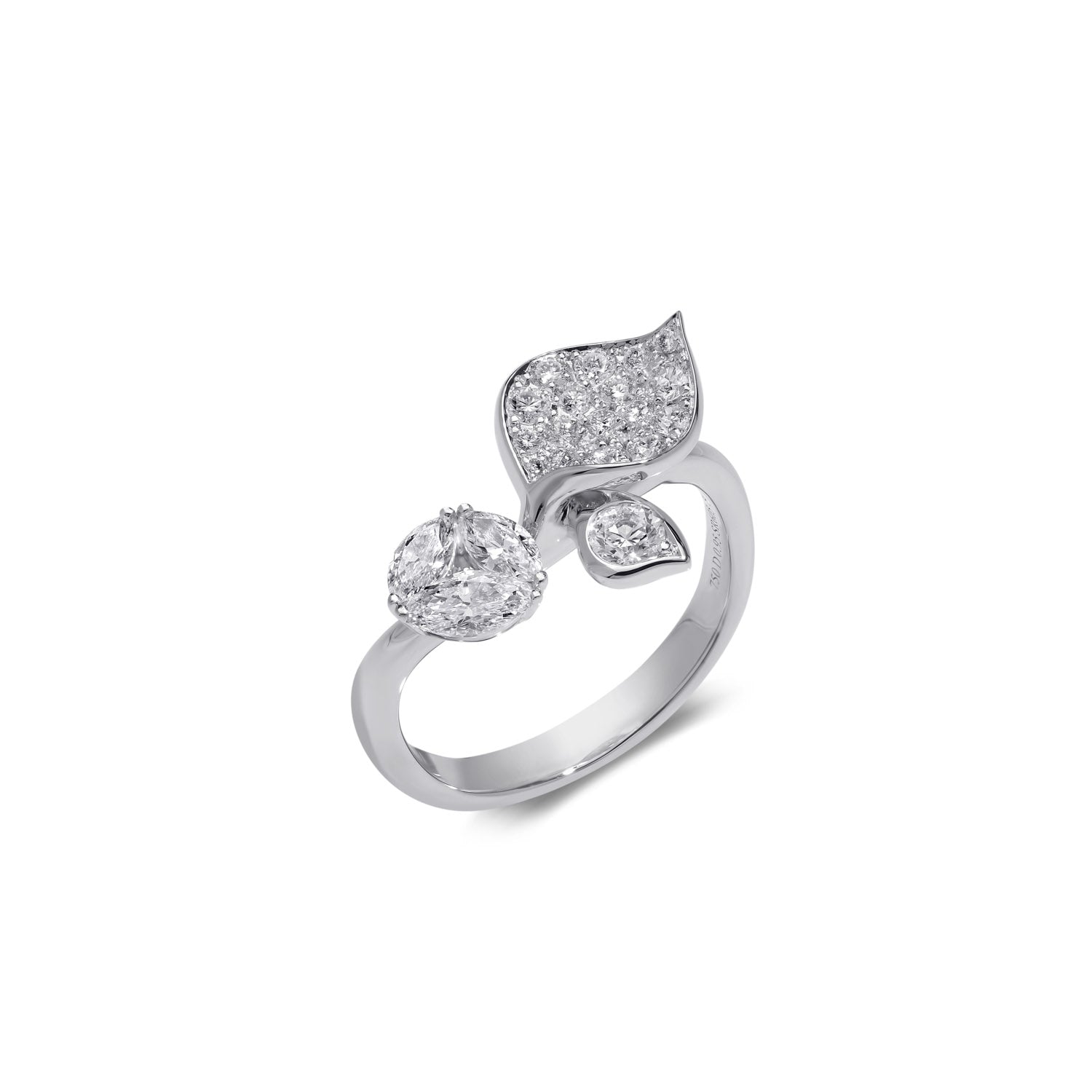 À FLEUR DE PARIS Diamond Leaf Ring