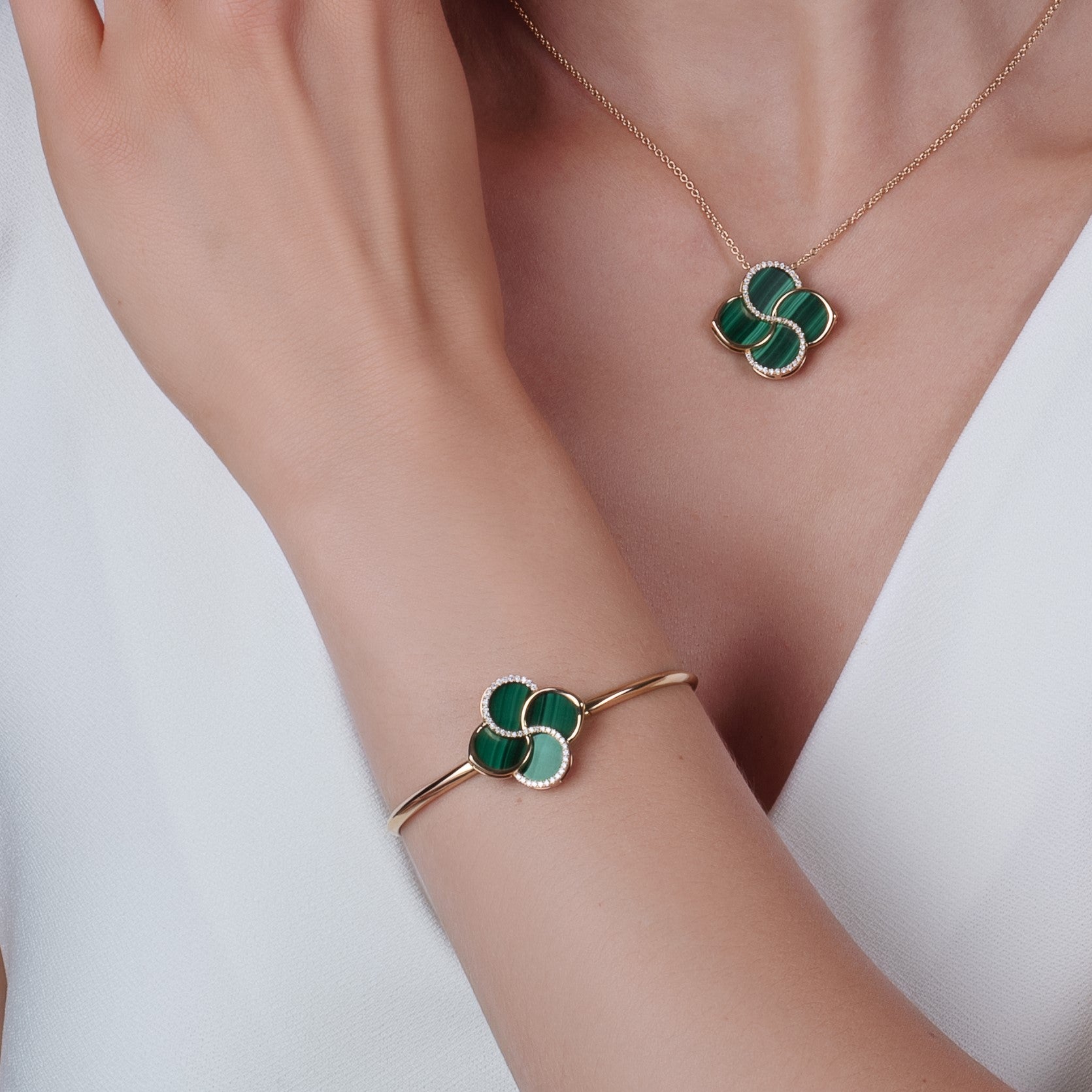 Bangle with Malachite