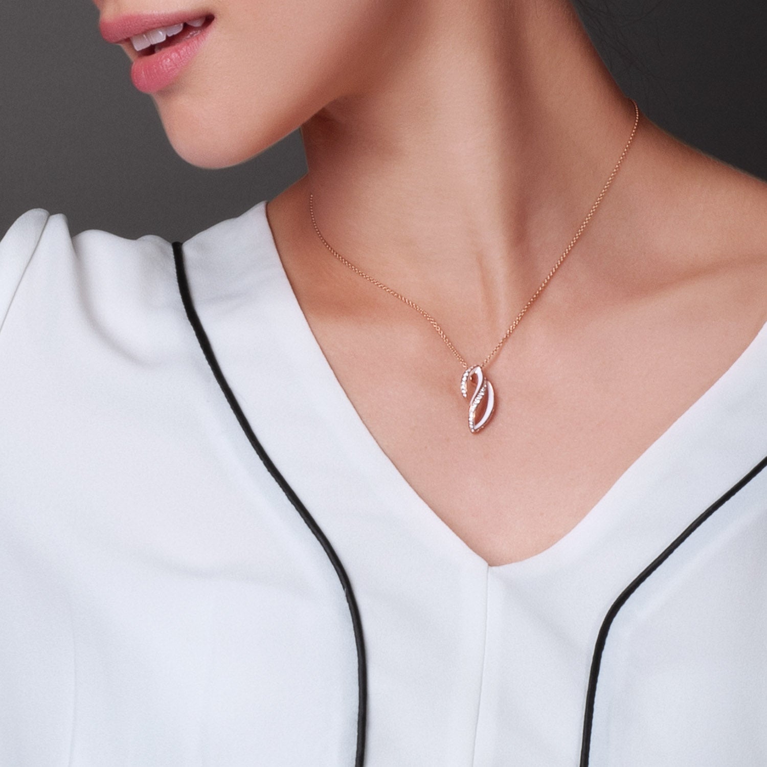 Necklace with Diamonds and White Enamel